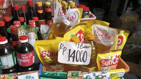 Minyak Goreng Kemasan Di Pasar Palmerah Turun Harga Jadi Rp Per