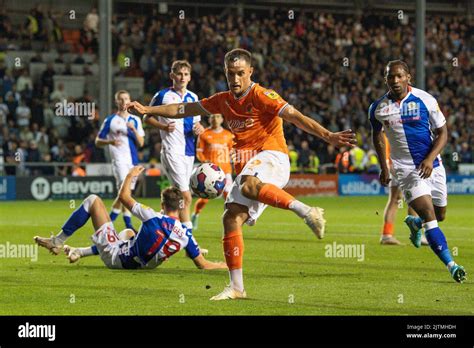 Jerry Yates #9 of Blackpool shoots on goal Stock Photo - Alamy