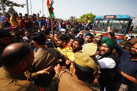 Job Seekers Protesting Against Jammu And Kashmir Services Selection Detained Jammu Kashmir