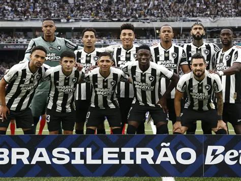 Savarino Comemora 50 Jogos Pelo Botafogo Feliz Honrado E Realizado