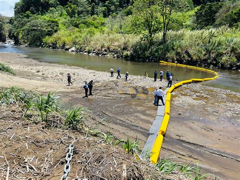 Primera Barda Recolectora De Pl Sticos Del Pa S Se Inaugura En El R O