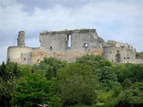 Coucy le Château Auffrique vestiges du Château de Coucy Aisne