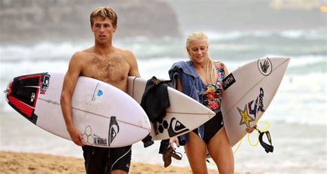 Surfista Tatiana Weston Webb Biografia T Tulos E Curiosidades