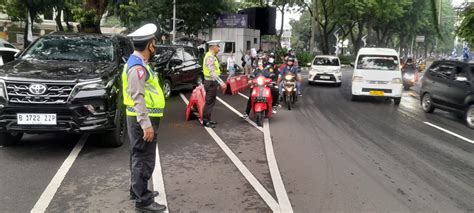 Ada Kampanye Akbar Prabowo Gibran Lalu Lintas Sekitar Gbk Macet