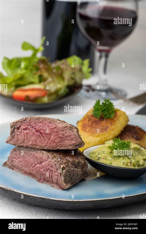 Beef Steak Dinner Beef Steaks Dinners Stock Photo Alamy