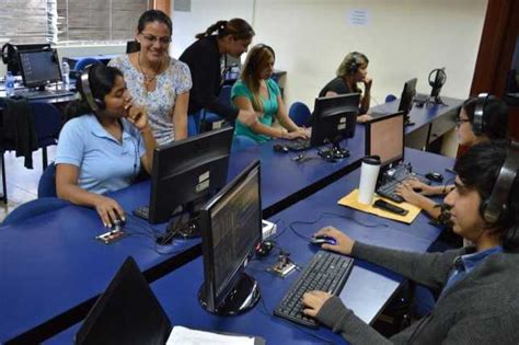 Se Cumplen 100 Anos De Las Mujeres En La Universidad Ecuatoriana