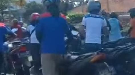 Aksi Buruh Dorong Motor Tolak Kenaikan Harga BBM Panen Pujian Netizen