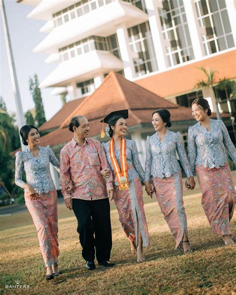 Pin Oleh Ridho Hakiki Di Wisuda Ide Wisuda Pemotretan Pose