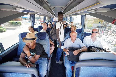 Versilia In Treno Tra Pistoia E Montecatini Si Viaggia Col Bus Navetta