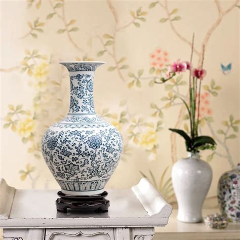 Jingdezhen Rose Flower Pattern Porcelain Chinese Vase Antique Blue And