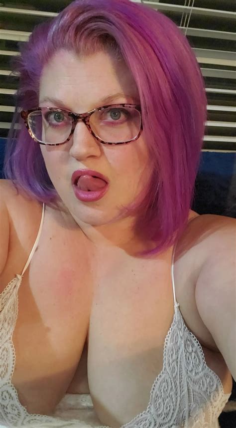 Discover More Like HotMoms Mom Of Am I Still Hot And Related Content Scrolller