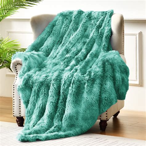 Exclusivo Mezcla Super Soft Fuzzy Faux Fur Throw Blanket Fluffy Plush