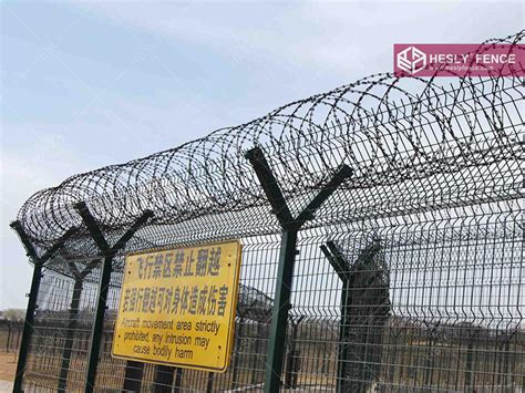 3D Welded Wire Mesh Fence HeslyFence Sinopro Sourcing Industrial