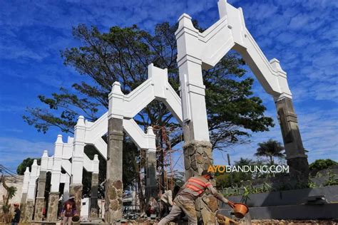 FOTO Proyek Revitalisasi Alun Alun Cimahi Ditargerkan Selesai Akhir