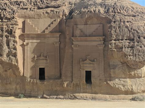 Visiting the tombs at Mada'in Saleh, Saudi Arabia | LaptrinhX / News