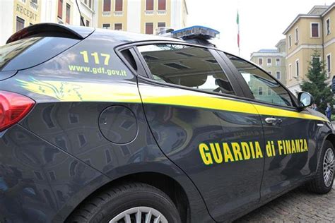 Estorsione Ai Danni Di Un Noto Imprenditore Arrestato In Flagranza Di