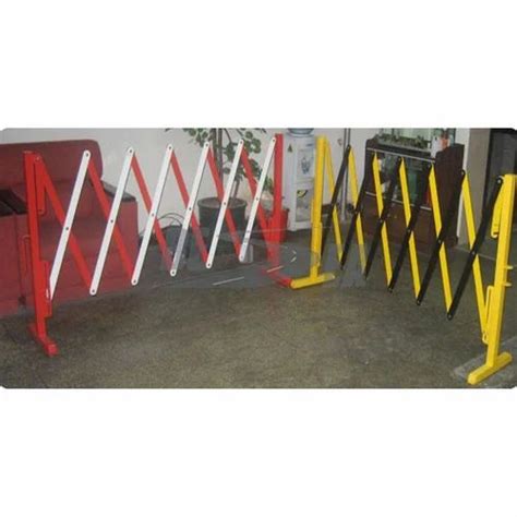 Shree Safety Red And Yellow Ms Expandable Road Barrier For