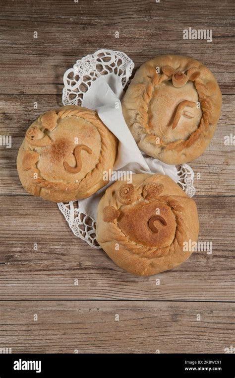 Panada Tipico Pane Cotto Al Forno Ripieno Di A Anguille O C Carne