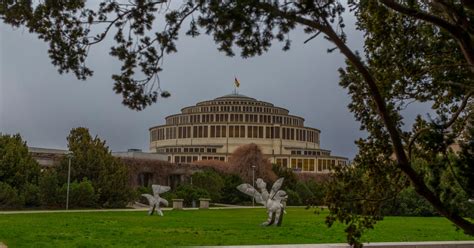 Lat Temu Hala Stulecia Znalaz A Si Na Li Cie Unesco Zdj Cia