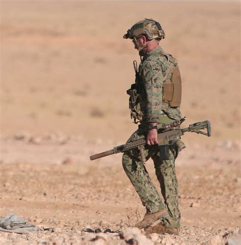 Delta Force operator spotted in Raqqa, Syria, 2016. [730 x 743] : r ...