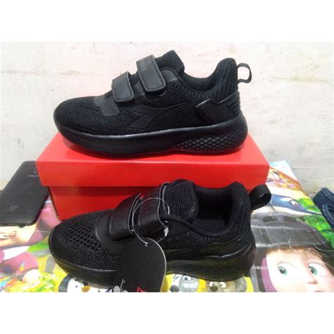 Jual Sepatu Sekolah Diadora Casel Full Black Original Shopee Indonesia