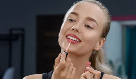 Join The Profitable SPMU Industry With A Lip Blush Course