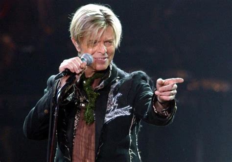 Lendário músico David Bowie morre aos 69 anos Jovem Pan