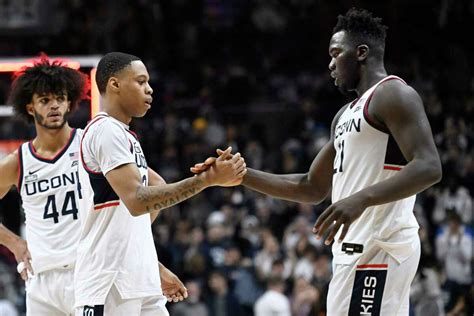 UConn men's basketball team's camaraderie leads to success