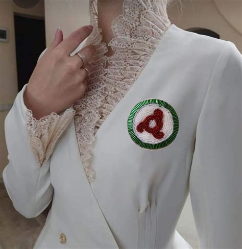 Брошь из бисера