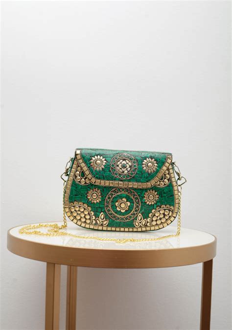 Bolsa Feminina Metal Indiano Dourada Pedra Verde Phexo Bolsas