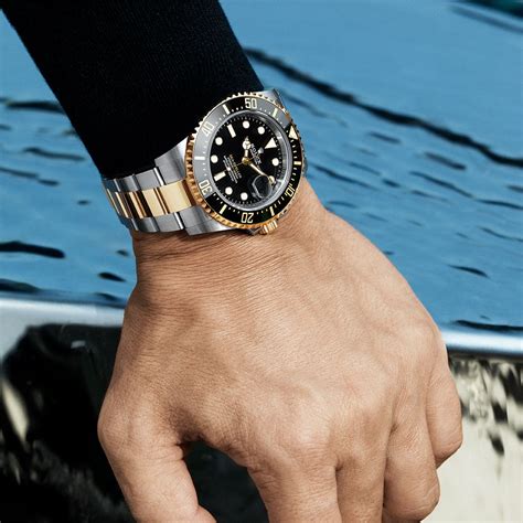 The Watch That Conquered The Deep The Rolex Sea Dweller In Oystersteel