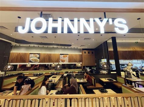 Johnnys Restaurant Aman Central