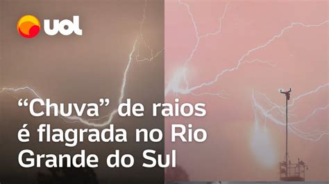 Chuva de raios atinge o RS Vídeo mostra a intensidade da descarga