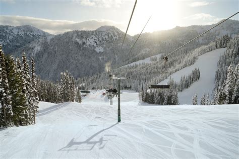 WanderingAway.com : Skiing Crystal Mountain