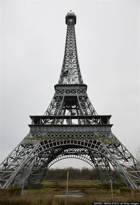 The Eiffel Tower Replica In Slobozia, Romania Is Especially Awesome ...