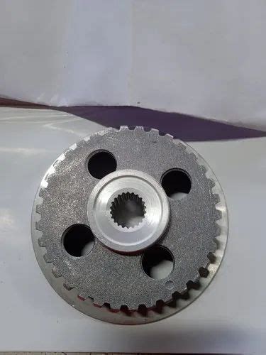 Stainless Steel CT100 Two Wheeler Clutch Hub Vehicle Brand Bajaj At