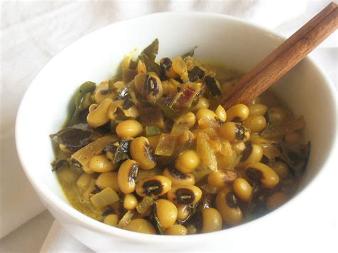 Black Eyed Peas With Coconut Milk Curry Leaves And Spices Lisa S