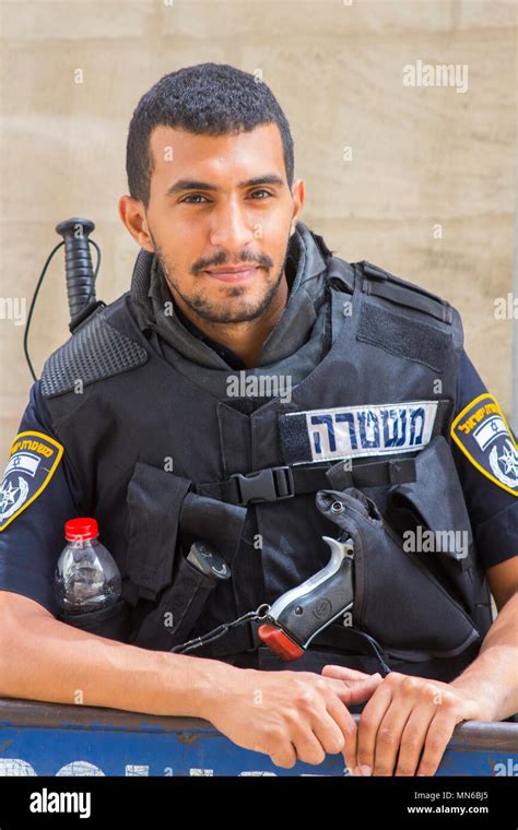 Vía Dolorosa Jerusalén Israel Una Amable Mujer Joven Policía Israelí Y Posar Para Las Fotos