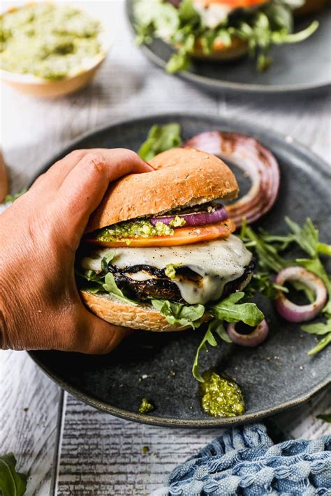 Portobello Mushroom Burger {Juicy and Flavorful!} – WellPlated.com