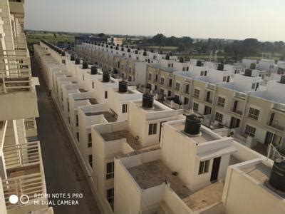 Sqft Bhk Flat For Sale In Sterling Balajee Pride City Katara