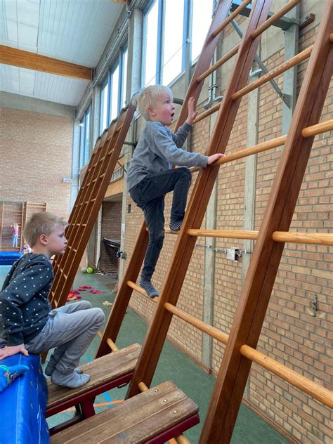 Fotoalbum Bewegingsparcours Klimmen En Klauteren In De Turnles Edugo