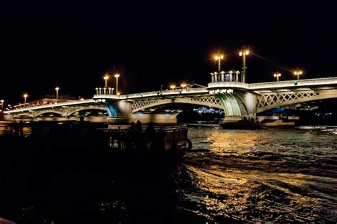 Premium Photo Annunciation Bridge Across The Neva River In Saint