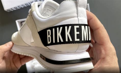 Распаковываю кроссовки BIKKEMBERGS