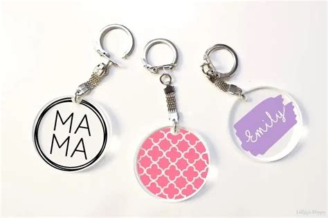 12 Cricut Keychain Ideas For Acrylic & Faux Leather Projects