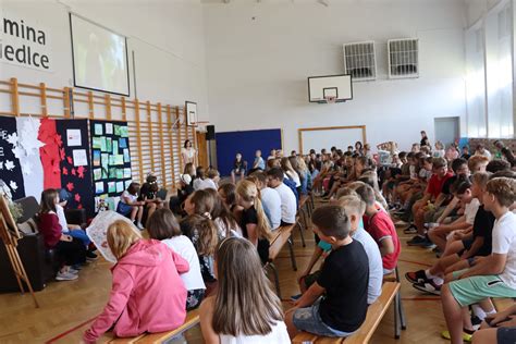 Akcja Narodowego Czytania Nad Niemnem Zespół Oświatowy w Żelkowie