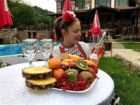 Комплекс Тодорини кукли, Спанчевци - Оферти, Цени и Промоции ...