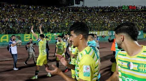 Jsk Les Joueurs Des Canaris Saluent Les Supporteurs Apr S Le Match Et