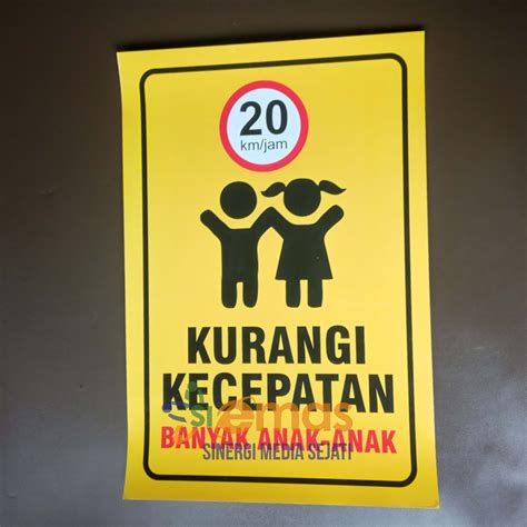 Jual Stiker Kurangi Kecepatan Banyak Anak Kecil Stiker Mengemudi