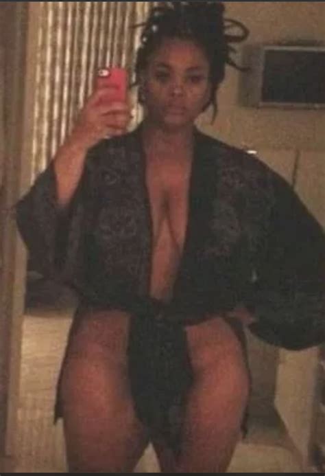 Jill Scott Shesfreaky