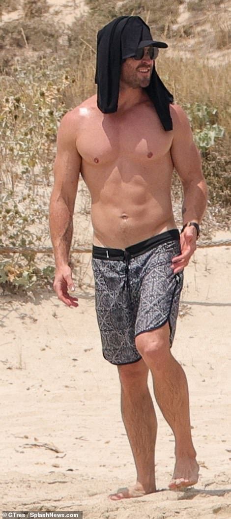 Elsa Pataky Shows Off Incredible Bikini Body In Ibiza With Ripped